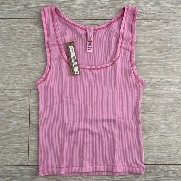 SKIMS Tops - SKIMS LIMITED EDITION BUBBLEGUM COTTON RIB TANK M